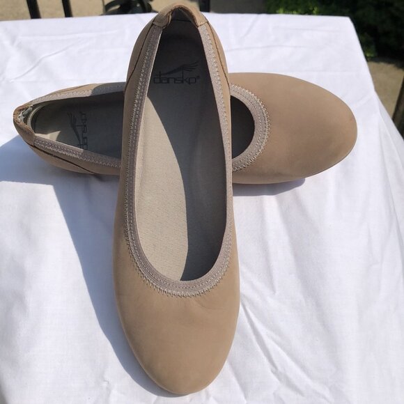 Dansko Womens Kristen Beige Nubuck Suede Ballet Flat Slip On US 9.5/EU 40 - Picture 1 of 15
